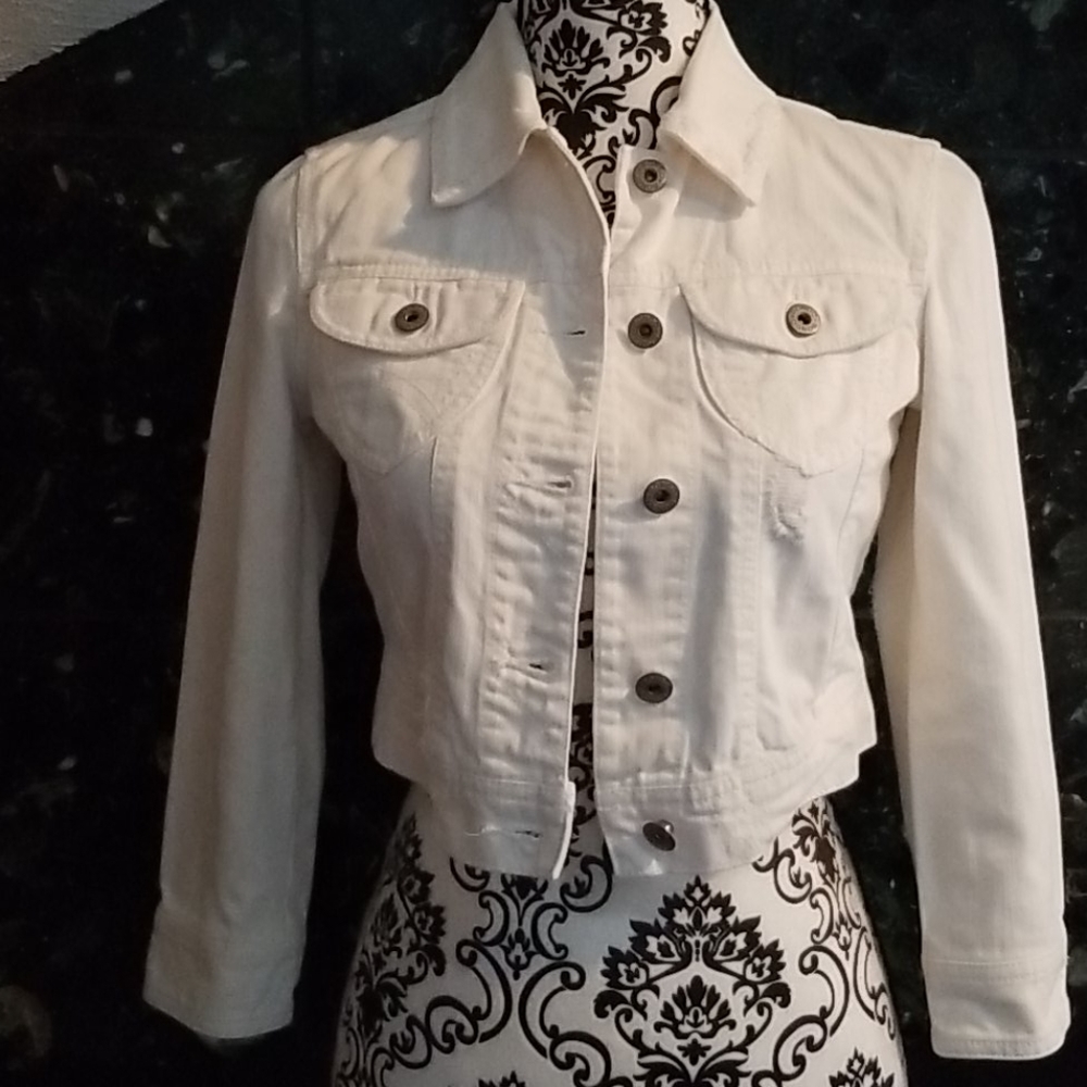 Gorgeous girls jean jacket!